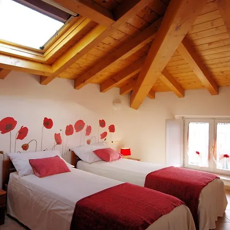 Celeste アパートホテル Mezzegra