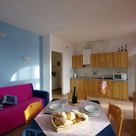 アパートホテル Celeste 4*