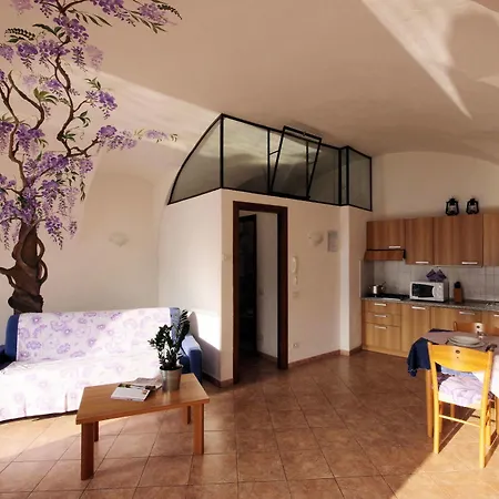 Celeste Apartmanhotel Mezzegra